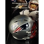 Capacete autografado por Tom Brady e Rob Gronkowski.
