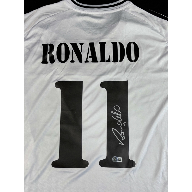 Ronaldo Nazário, "O Fenômeno" Autógrafo - Camisa Real Madrid.