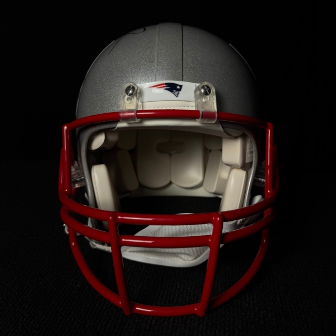 Capacete 1/1 autografado por Tom Brady