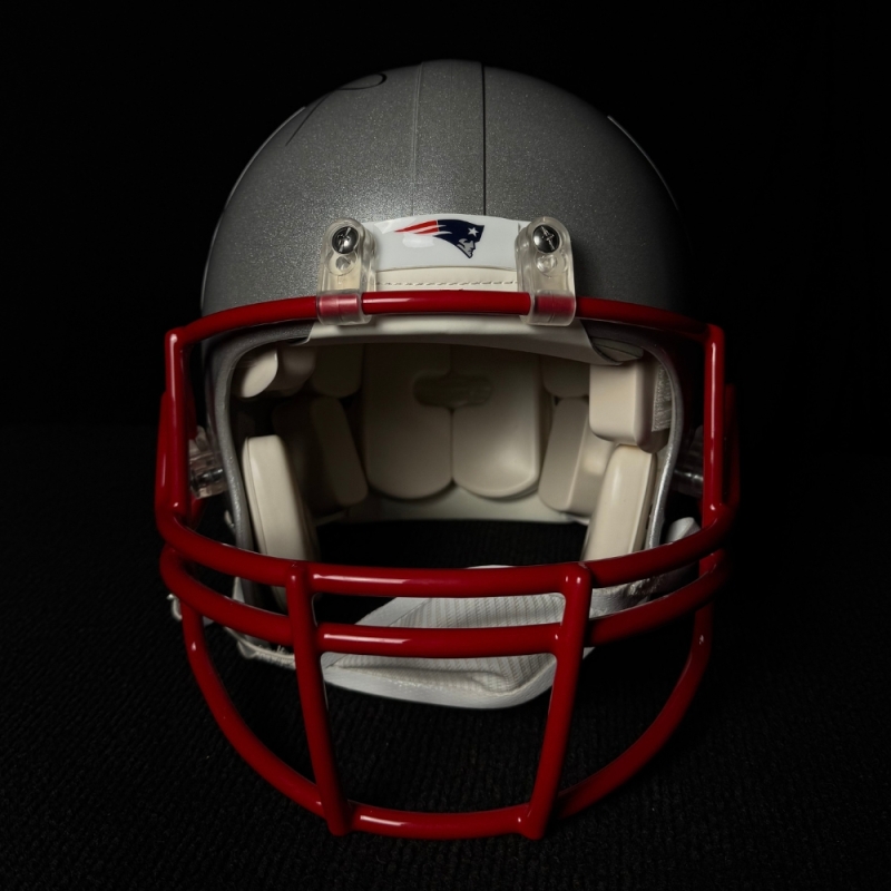 Capacete 1/1 autografado por Tom Brady