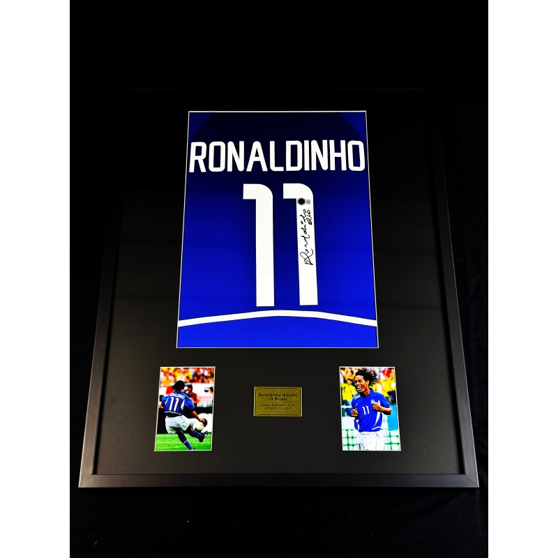 Camiseta Azul Brasil autografada por Ronaldinho Gaúcho, "O Bruxo".
