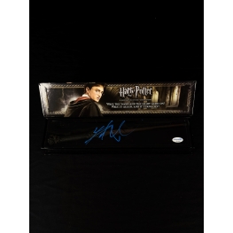 Varinha iluminada autografada por Daniel Radcliffe