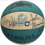 Lendas do Basquetebol - 14 Autógrafos - Time da Carolina do Norte "1982–83 TAR HEELS" - Incluindo o Jovem Michael Jordan.