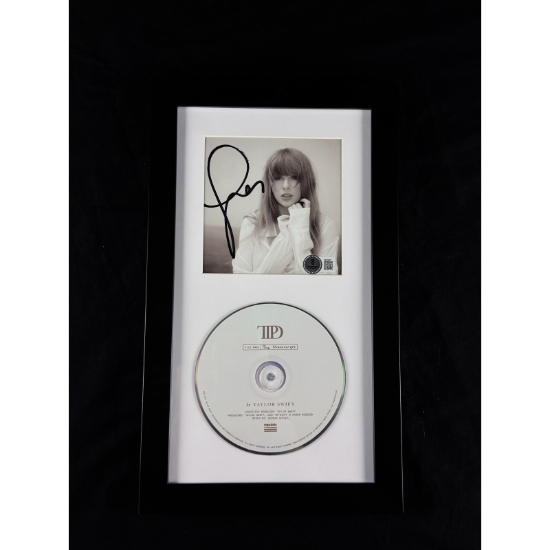 Taylor Swift – “The Manuscript” CD Autografado