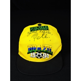 Pelé — Boné Brasil 1994 Autografado com Inscrição “Good Luck”