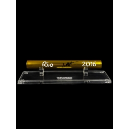 USAIN BOLT – BASTÃO DE REVEZAMENTO AUTOGRAFADO (RIO 2016)