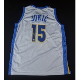 Camiseta de Basquetebol autografada por Nikola Jokić