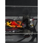 MAX VERSTAPPEN AUTÓGRAFO - ACRÍLICO COM MINIATURA RED BULL RB18