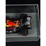 MAX VERSTAPPEN AUTÓGRAFO - ACRÍLICO COM MINIATURA RED BULL