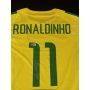 Camiseta Amarela da Seleção Brasieira autografada por Ronaldinho Gaúcho, "O Bruxo".