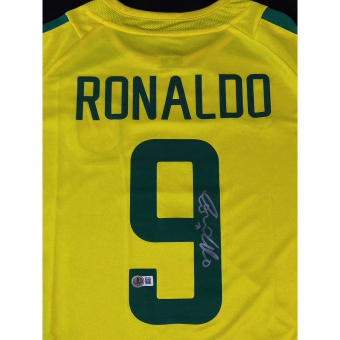 Camiseta Amarela da Seleção Brasileira autografada por Ronaldo Nazário, "O Fenômeno".