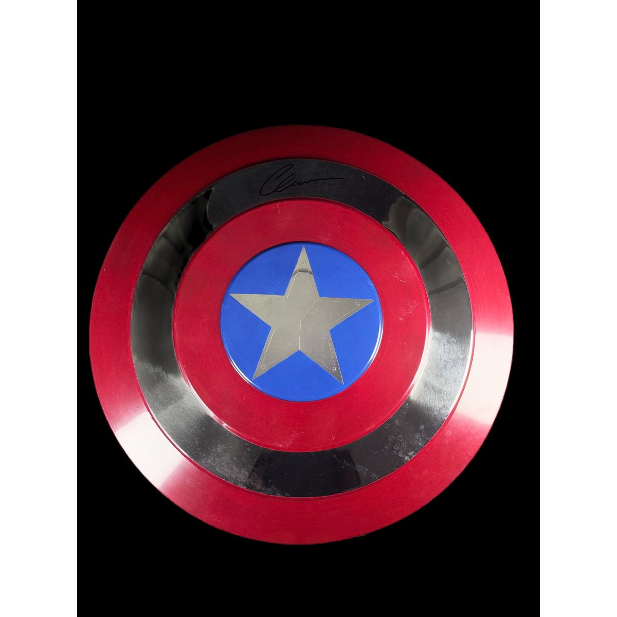 Escudo do Capitão América Autografado por Chris Evans