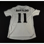Camiseta do Barcelona autografada por Ronaldo Nazário, "O Fenômeno".
