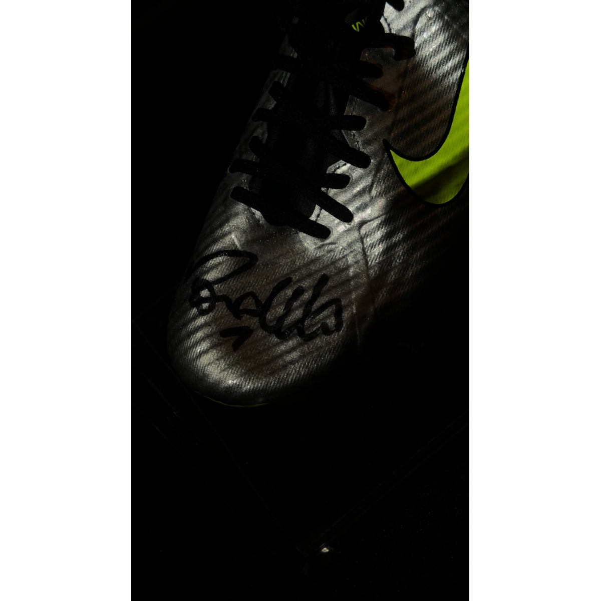 RONALDO NAZÁRIO, "O FENÔMENO" AUTÓGRAFO - CHUTEIRA NIKE
