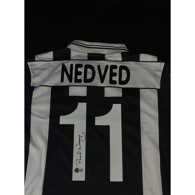 Camiseta do Juventus autografada por Nedvěd.
