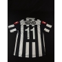 Camiseta do Juventus autografada por Nedvěd.