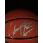 Bola de Basquetebol autografada por Dennis Rodman.
