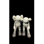 KAWS ALONG THE WAY – FIGURA COLECIONÁVEL GREY
