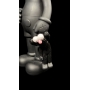 KAWS FAMILY BLACK – FIGURA COLECIONÁVEL