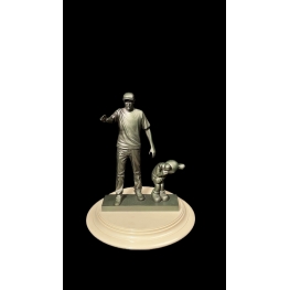 KAWS COMPANION ESCULTURA – FIGURA COLECIONÁVEL