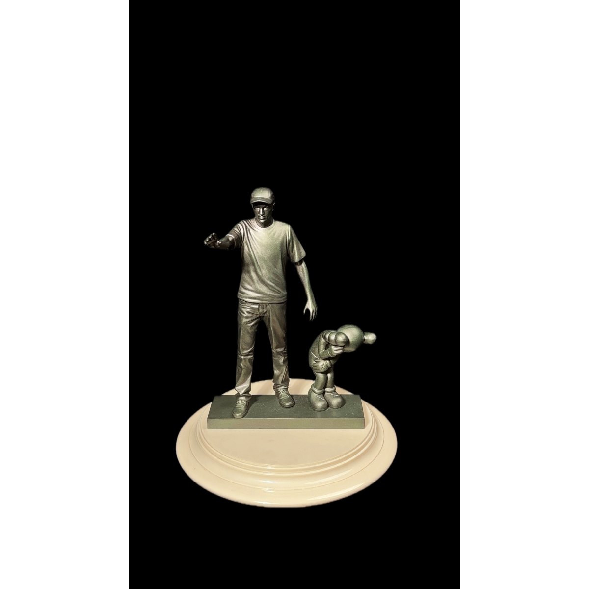 KAWS COMPANION ESCULTURA – FIGURA COLECIONÁVEL