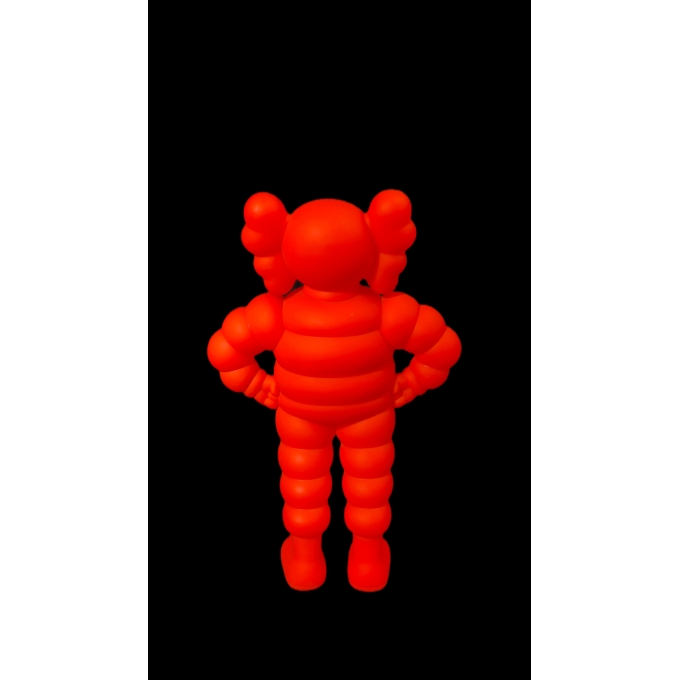 KAWS CHUM RED – FIGURA COLECIONÁVEL