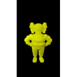 KAWS CHUM YELLOW – FIGURA COLECIONÁVEL