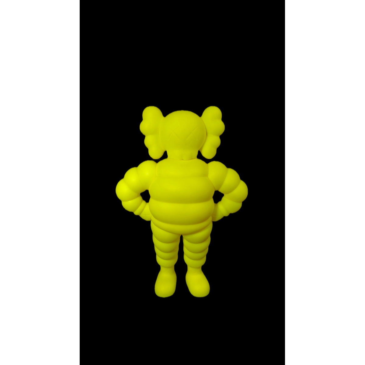 KAWS CHUM YELLOW – FIGURA COLECIONÁVEL