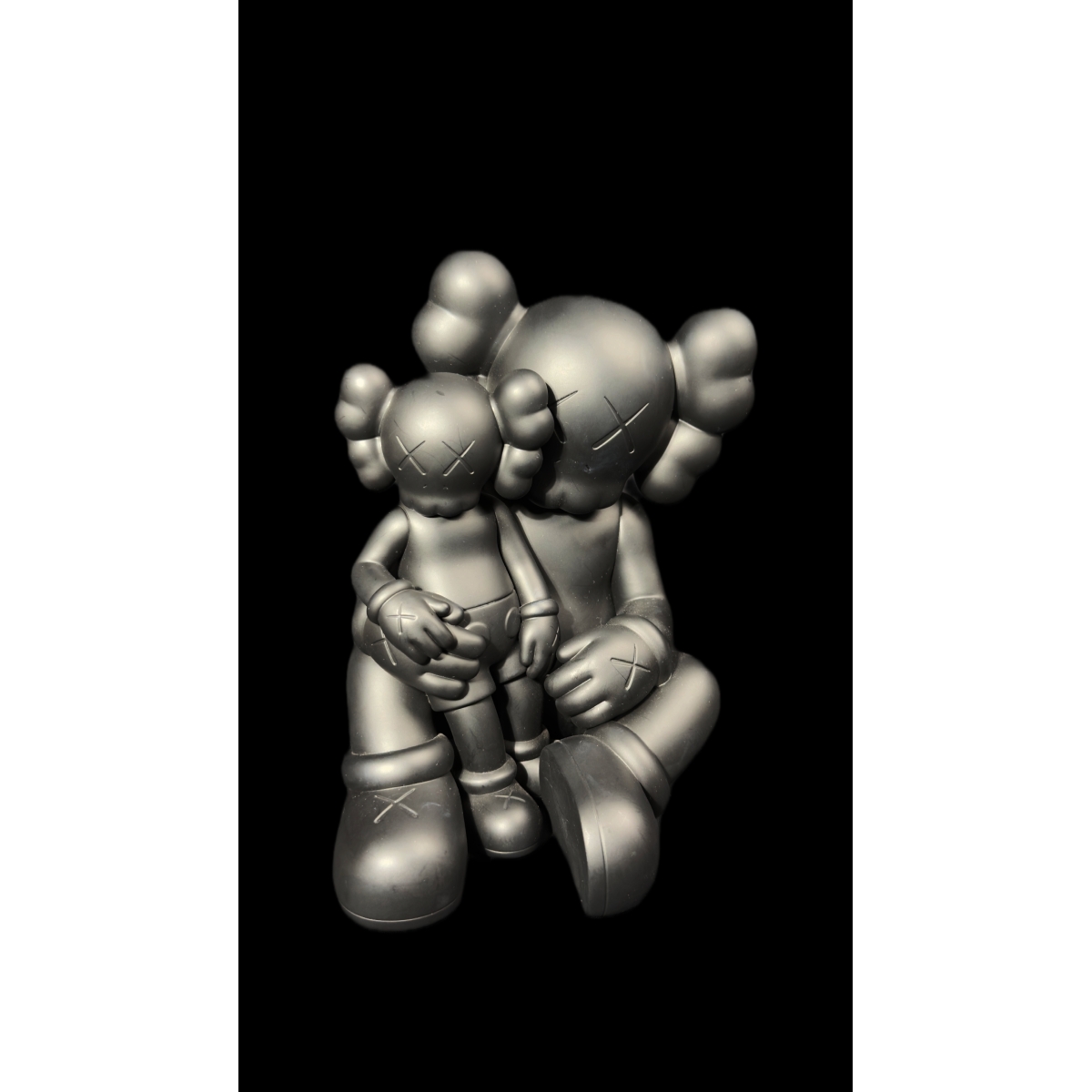 KAWS HOLIDAY CHANGBAI MOUNTAIN BLACK – FIGURA COLECIONÁVEL