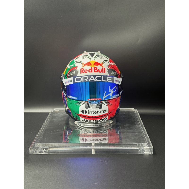 Mini capacete 1/2 autografado por Sergio Pérez.