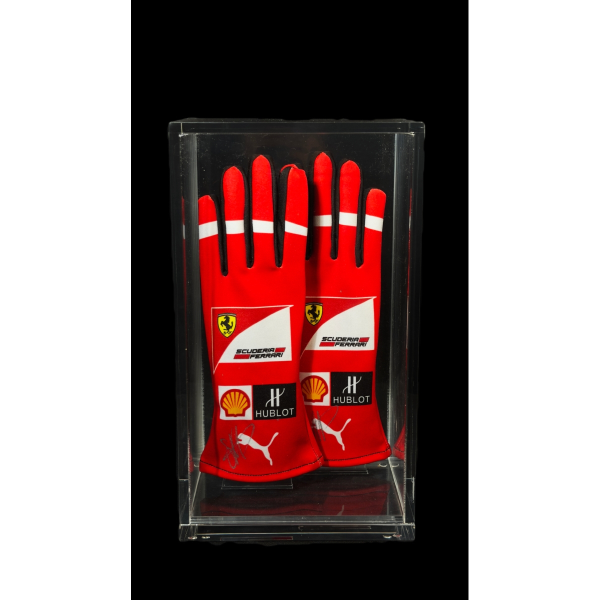 SEBASTIAN VETTEL AUTÓGRAFO – PAR DE LUVAS SCUDERIA FERRARI