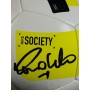 Bola de  Futebol autografada por Ronaldo Nazário, "O Fenômeno".