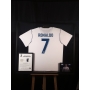 Camisa oficial do Real Madrid, autografada por Cristiano Ronaldo!