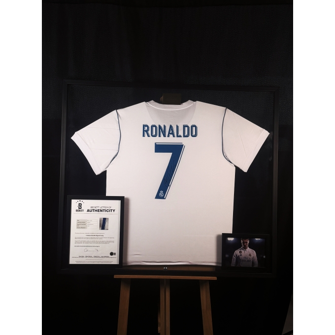 Camisa oficial do Real Madrid, autografada por Cristiano Ronaldo!
