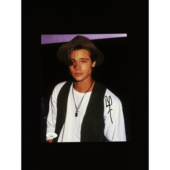 Brad Pitt Autógrafo em foto.