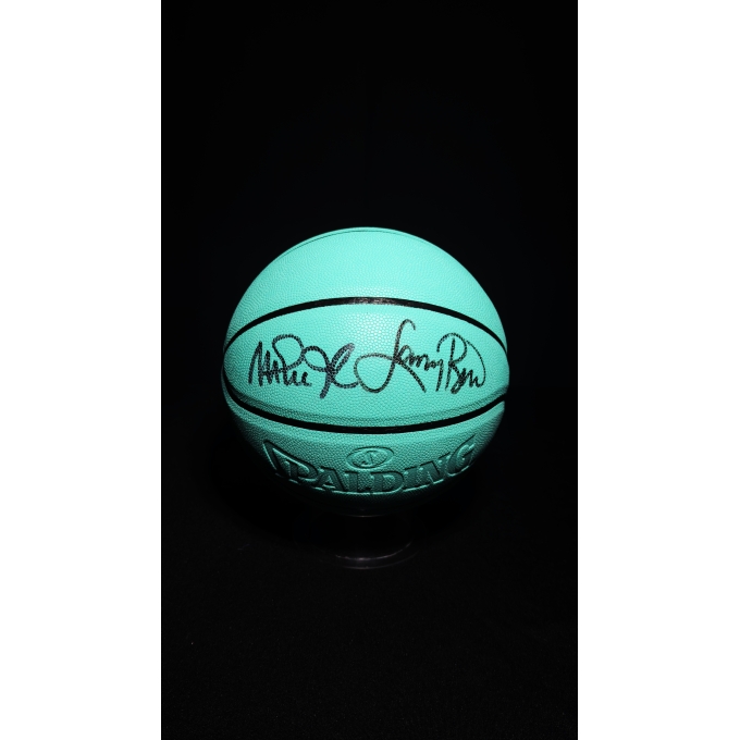 LARRY BIRD E MAGIC JOHNSON AUTÓGRAFOS - BOLA DE BASQUETE TIFFANY & CO.