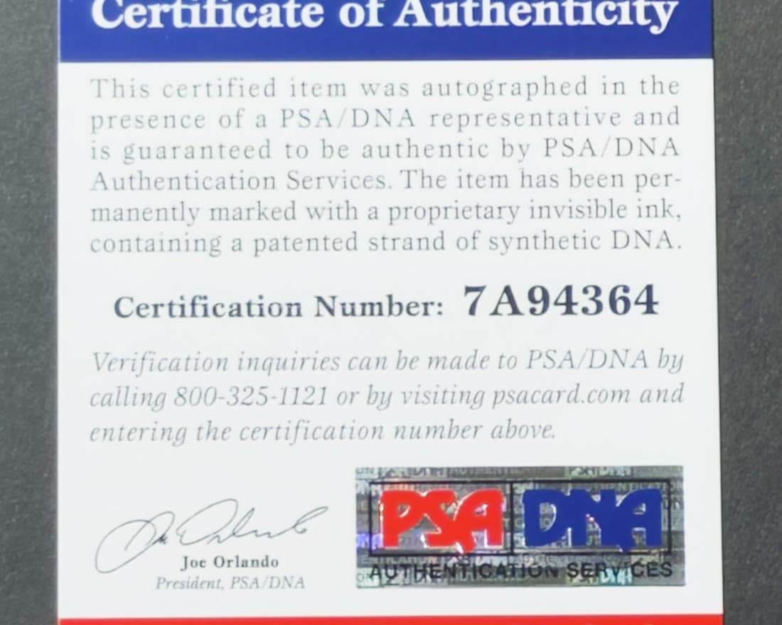 Certificado de autenticidade PSA/DNA número 7A94364, da camisa da Seleção autografada por Pelé