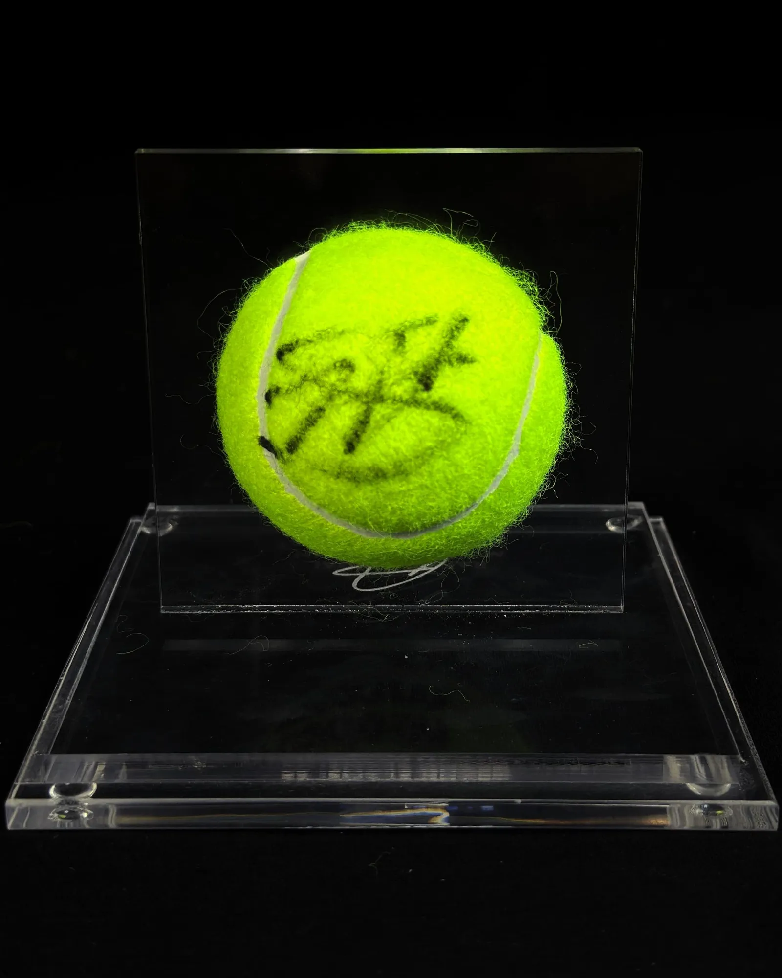 Alex De Minaur autógrafo – bola de tênis, Alex de Minaur