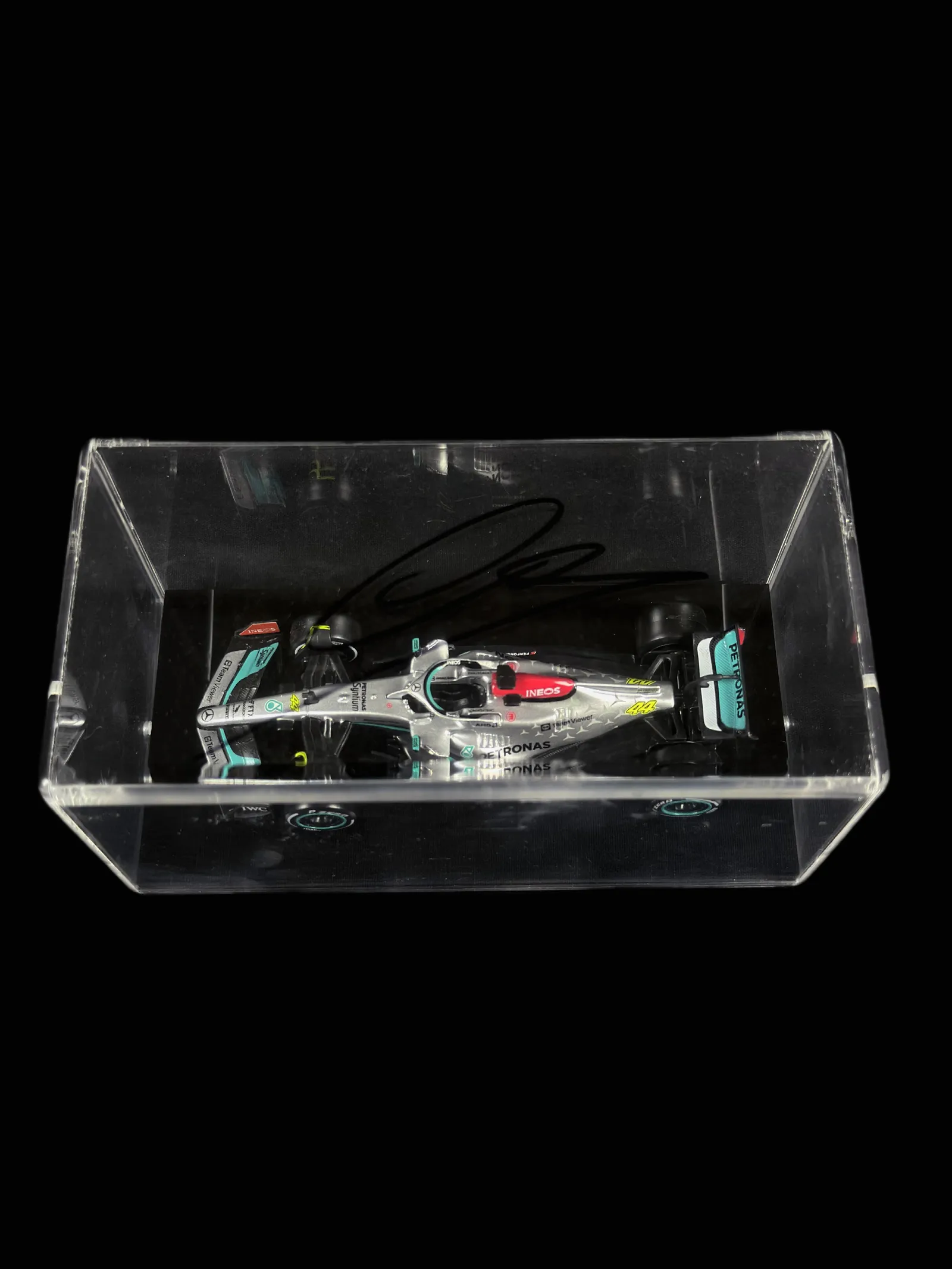 Lewis Hamilton autógrafo – acrílico com miniatura Mercedes, Lewis Hamilton