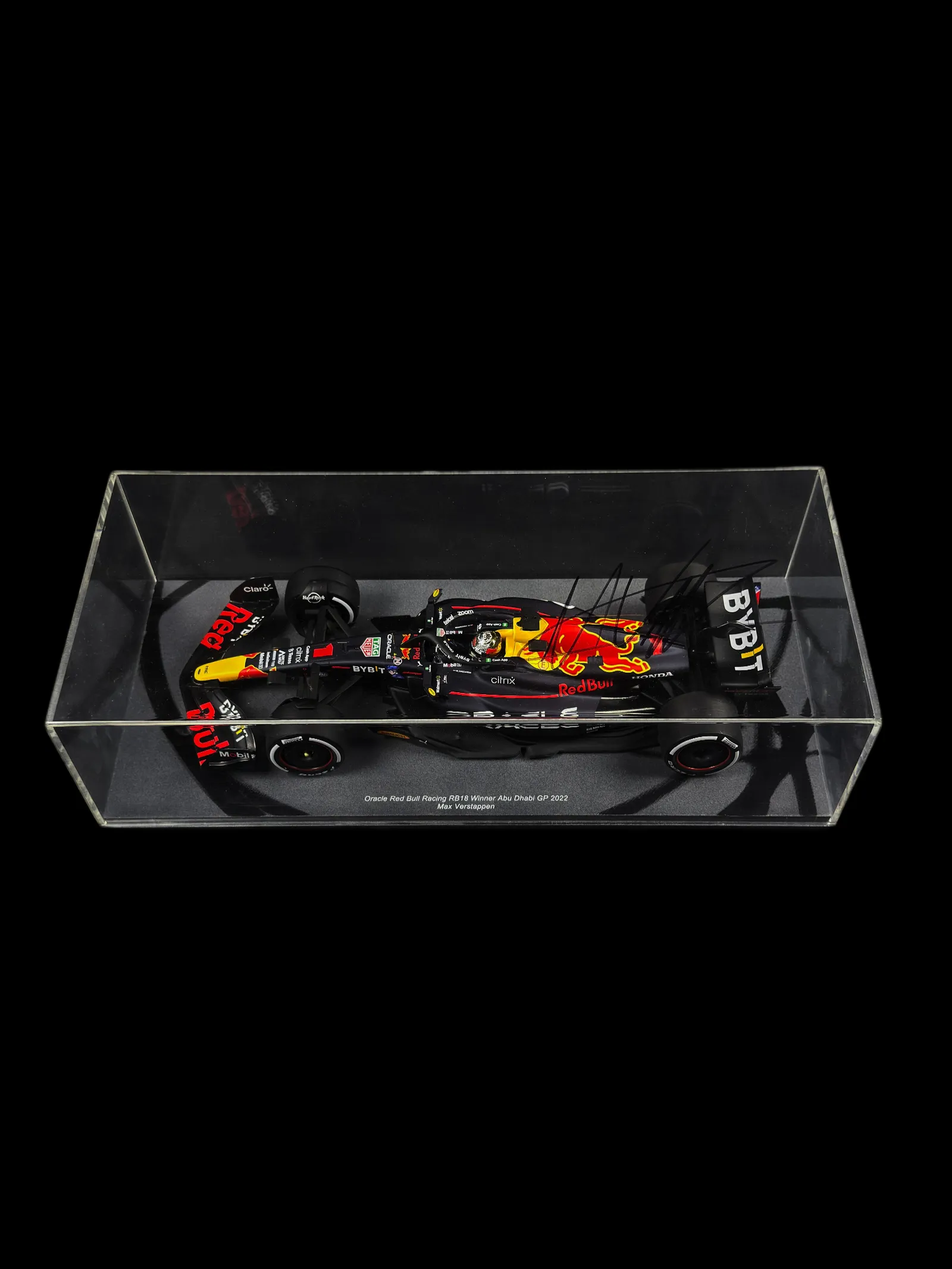Max Verstappen autógrafo – acrílico com miniatura Red Bull RB18, Max Verstappen