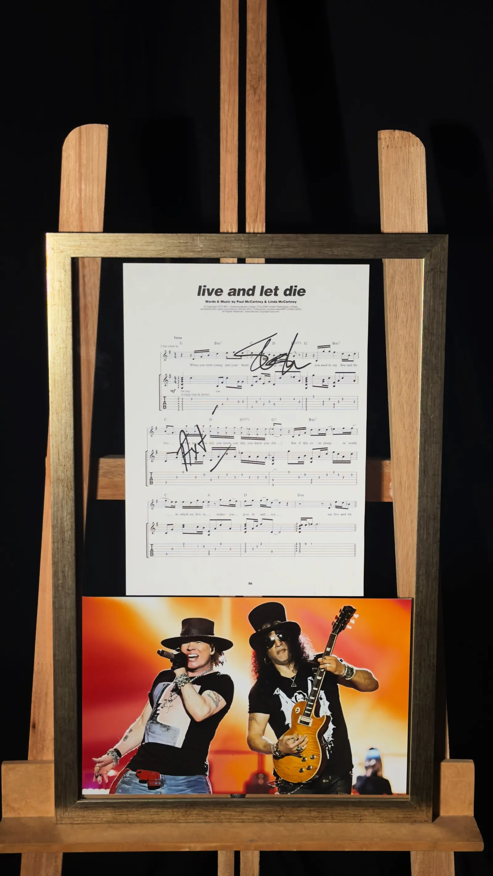 Axl Rose e Slash autógrafos – partitura Live and Let Die, Axl Rose e Slash