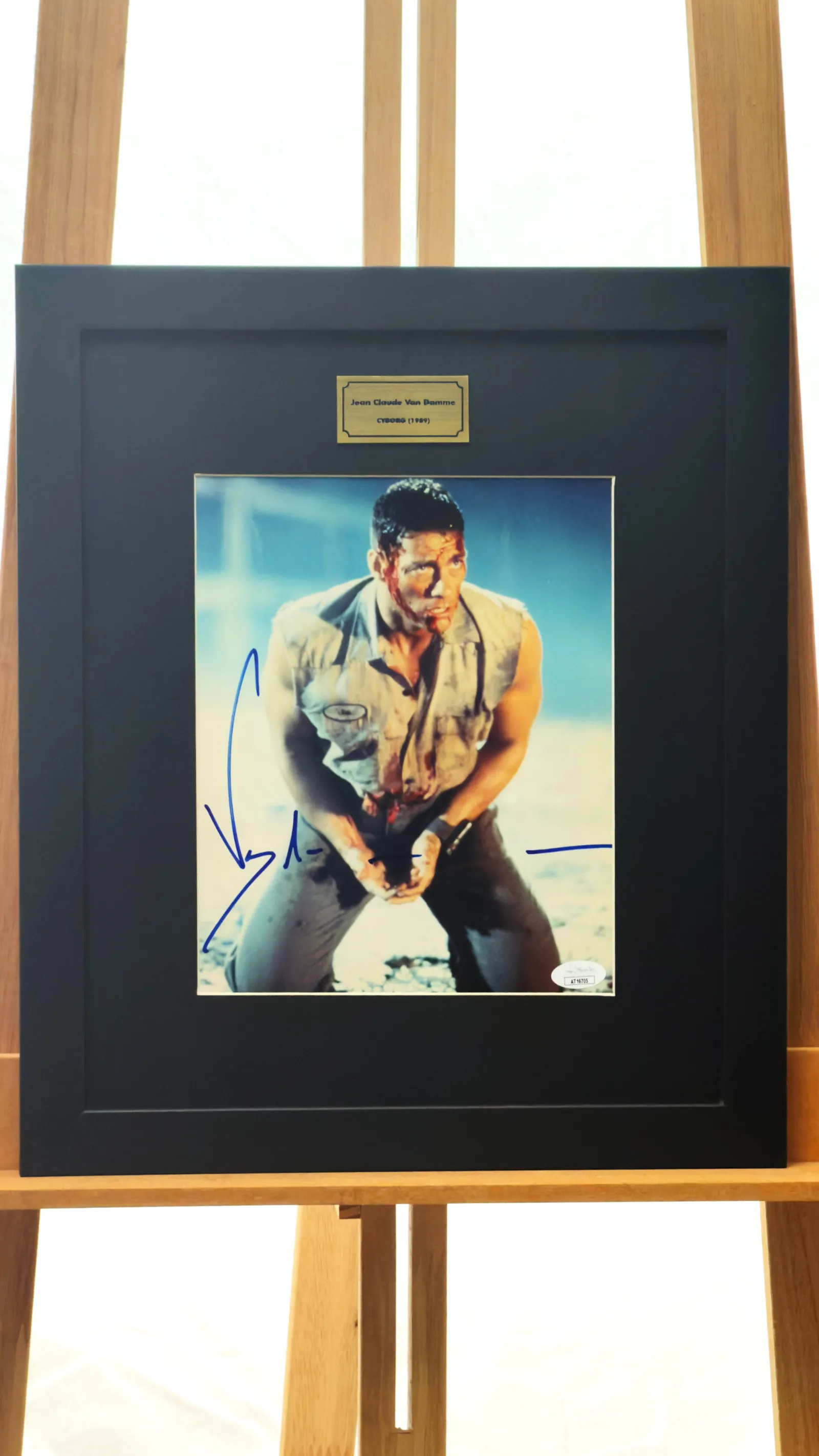 Jean-Claude Van Damme autógrafo – Quadro Cyborg: O Dragão do Futuro (1989), Jean-Claude Van Damme