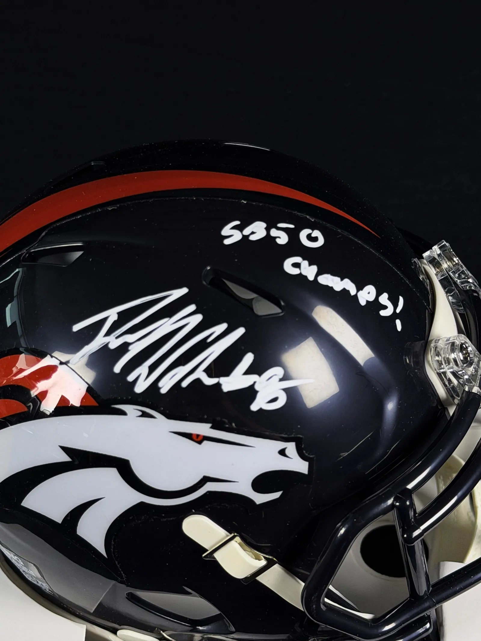 Derek Wolfe autógrafo – mini helmet Denver Broncos, Derek Wolfe