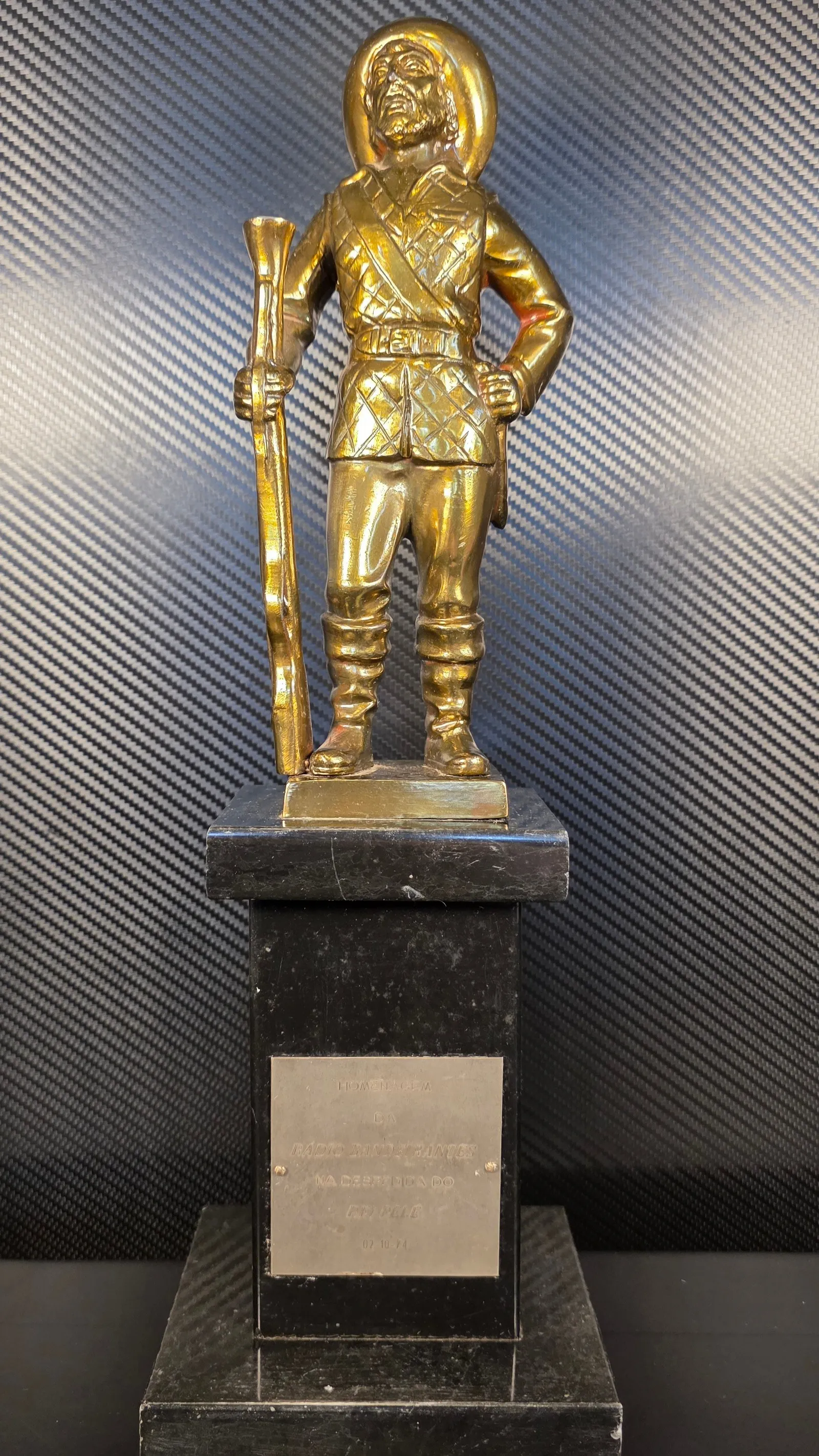 Rei Pelé – troféu comemorativo, despedida do Santos, 1974, Pelé