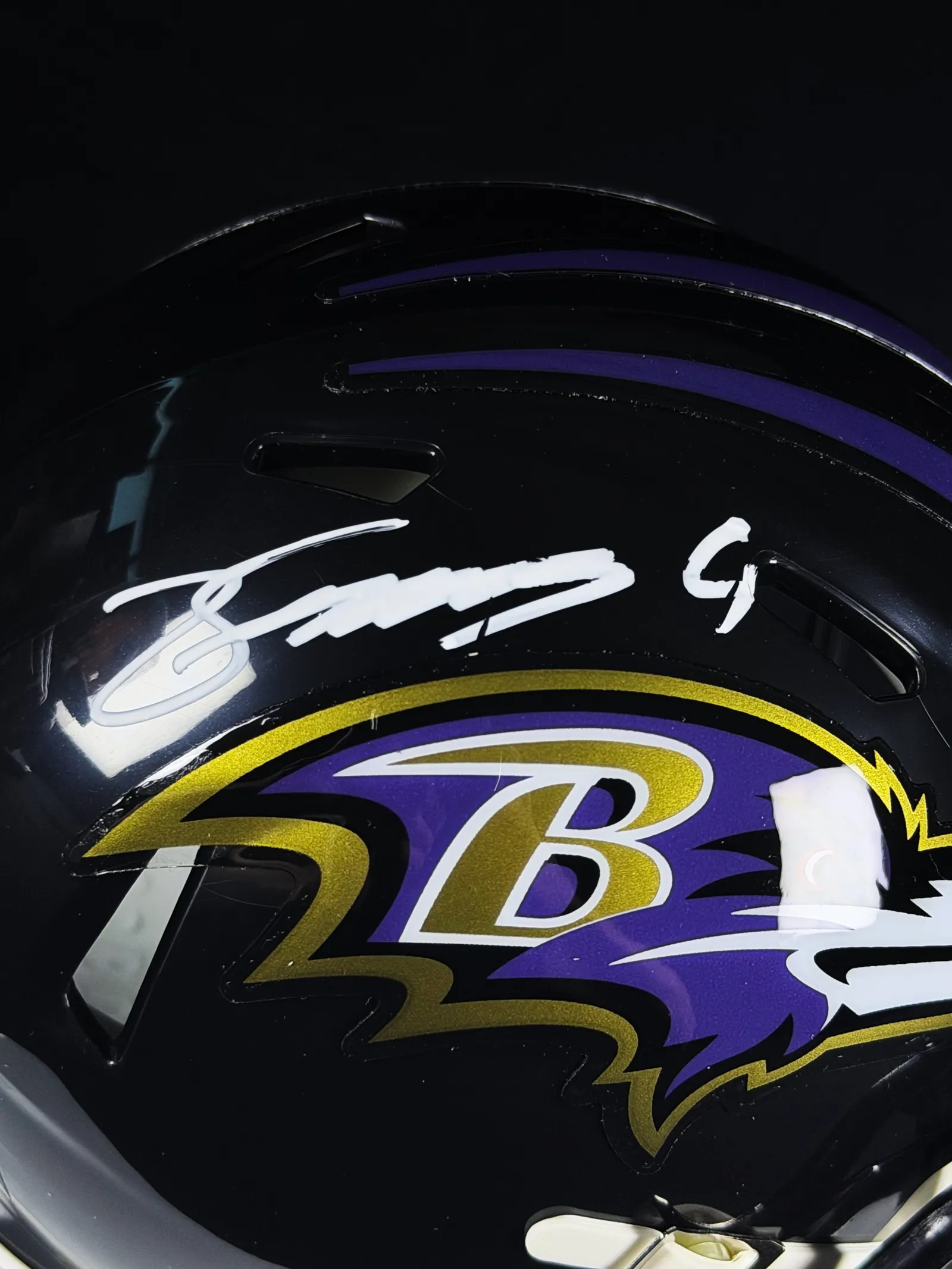 Zay Flowers autógrafo – mini helmet do Baltimore Ravens, Zay Flowers
