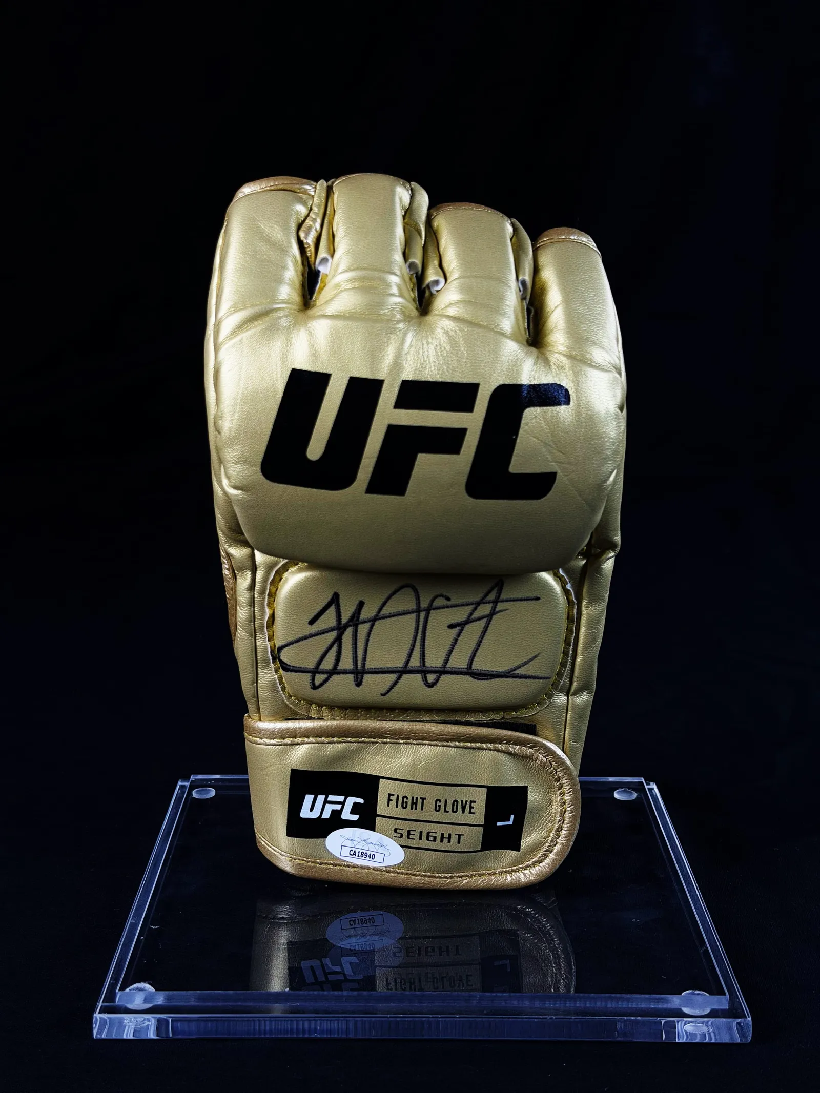 Khabib Nurmagomedov o "Eagle" autógrafo – luva de MMA, Khabib Nurmagomedov