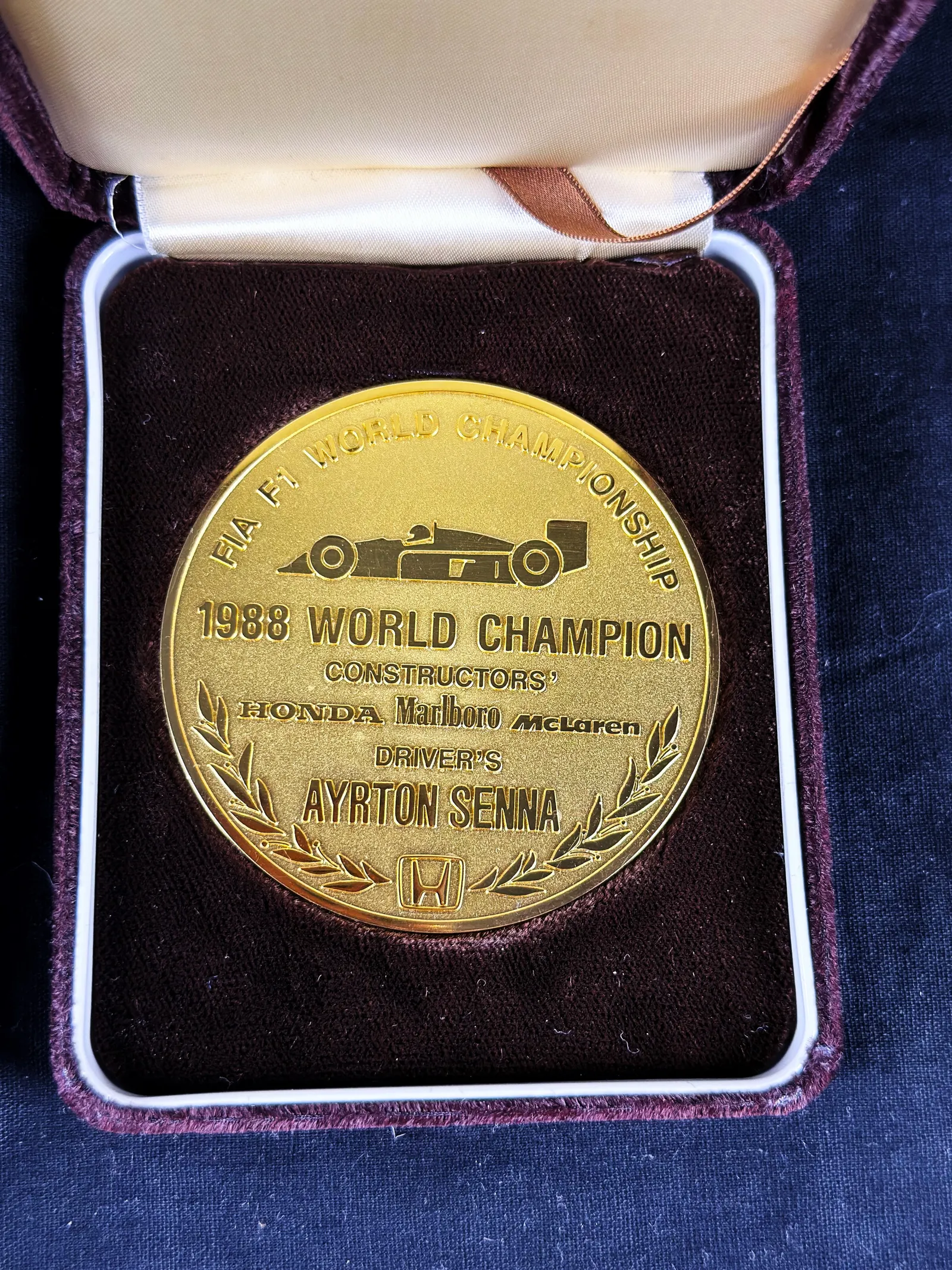 Medalha comemorativa – título mundial de F1 1988, Ayrton Senna & McLaren Honda, Ayrton Senna