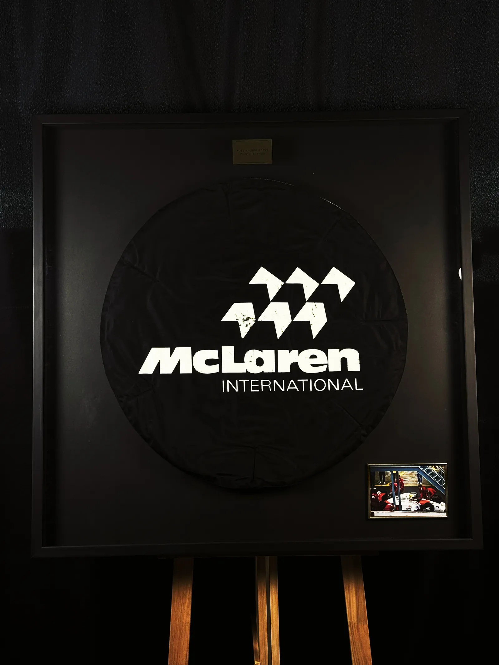 Ayrton Senna – tampão de roda original da McLaren usado no GP do Brasil de 1991, Ayrton Senna