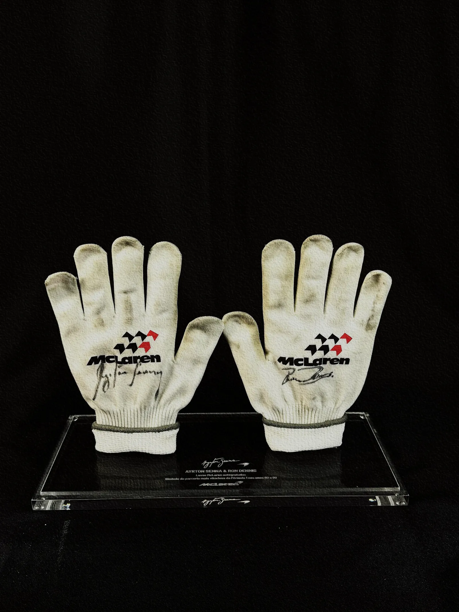 Ayrton Senna e Ron Dennis autógrafo – par de luvas, Ayrton Senna e Ron Dennis
