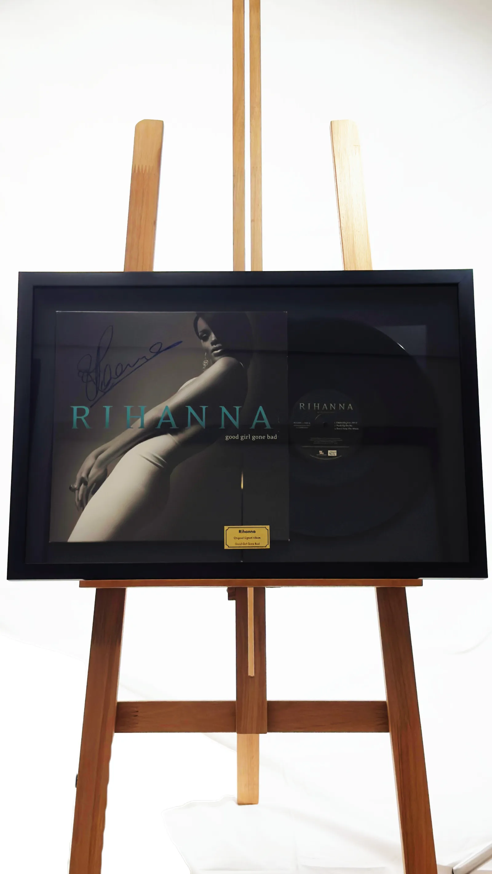 Rihanna autógrafo – Álbum Good Girl Gone Bad, Rihanna